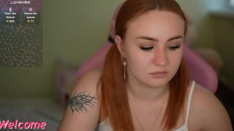 Snapshot of lovelyybell chatting on 11.12.25 B E L L online show from 11.12.25