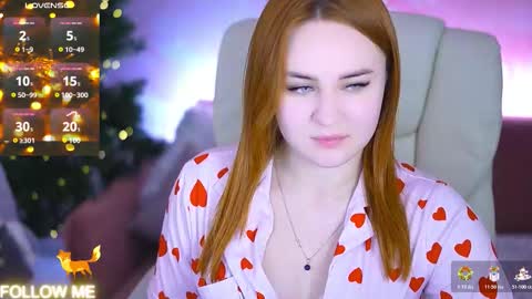 Snapshot of lovelyybell chatting on 12.17.25 B E L L online show from 12.17.25