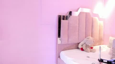 L O V E  online show from 11.19.25