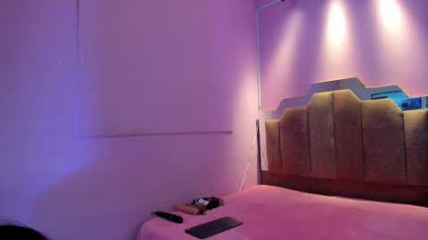 L O V E  online show from 02.07.26