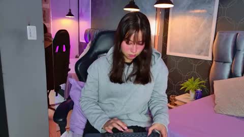 Love  online show from 11.15.25