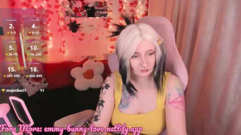 Snapshot of lover_emmy chatting on 10.08.25 Emmy online show from 10.08.25