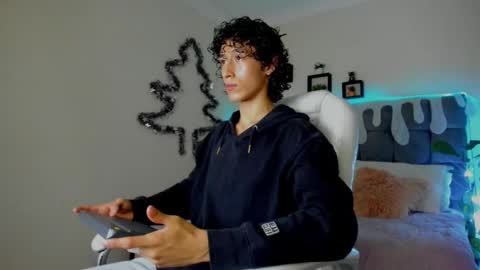 Snapshot of loverboy8_ chatting on 12.12.24 loverboy8_ online show from 12.12.24