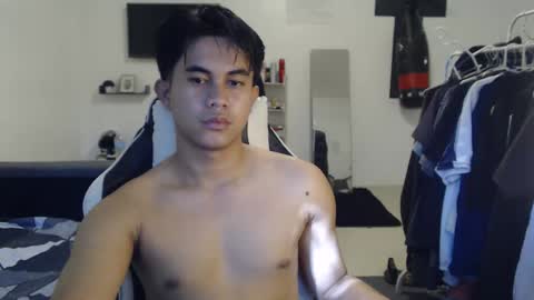 loverboyph04 online show from 11.26.25