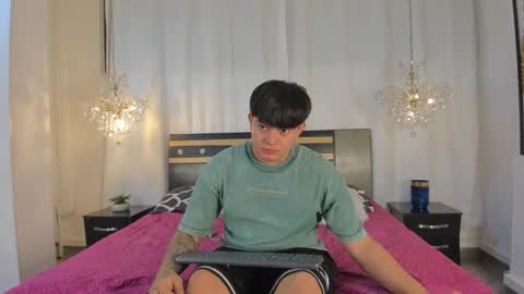 Snapshot of loverebels_ chatting on 10.31.25 loverebels_ online show from 10.31.25