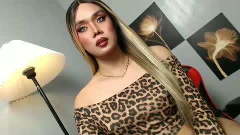 lovers moon22 online show from 12.02.25