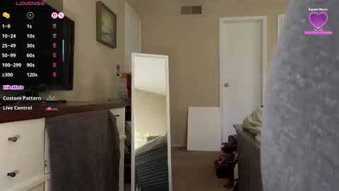 LoveSaraChristine online show from 02.07.26