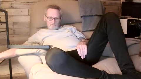 just here to have fun and cum online show from 04.06.26