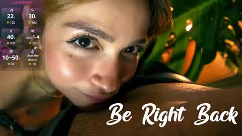 Snapshot of loveskingdom chatting on 12.01.25 LovesKingdom online show from 12.01.25