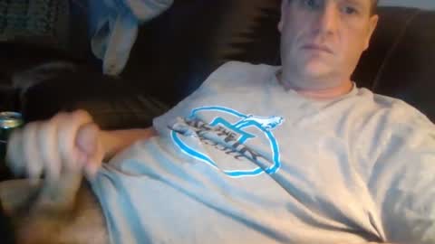 Snapshot of lovetocum37 chatting on 02.26.25 lovetocum37 online show from 02.26.25