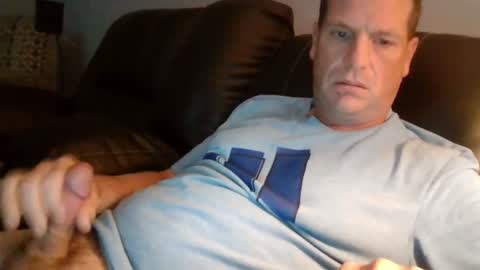 Snapshot of lovetocum37 chatting on 09.17.25 lovetocum37 online show from 09.17.25