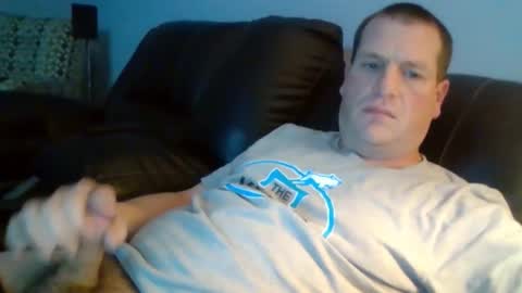 Snapshot of lovetocum37 chatting on 12.18.25 lovetocum37 online show from 12.18.25