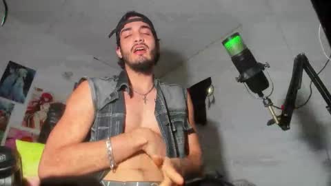 Snapshot of lovexjuxn77 chatting on 11.22.25 lovexjuxn77 online show from 11.22.25