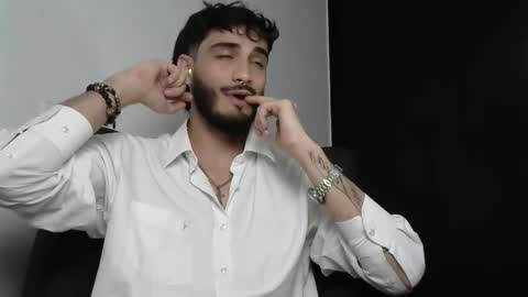 lovexjuxn77 online show from 02.23.26