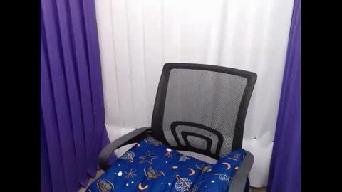 loving_apple19 online show from 02.01.26