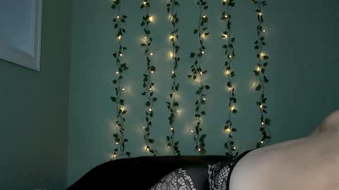 Snapshot of lovingsummer chatting on 11.06.25 Summer online show from 11.06.25