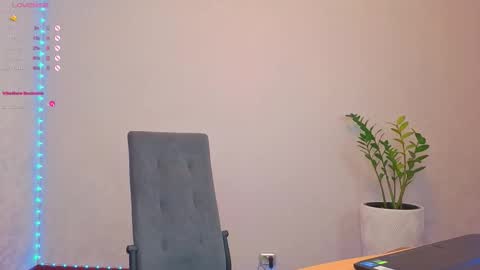 Vikkkk  online show from 09.19.25