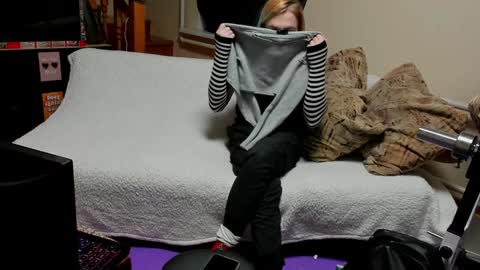 Snapshot of loyasteve chatting on 12.26.24 VECTORSTEVEPVT IS OPEN online show from 12.26.24