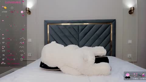 lu_mina online show from 12.23.24