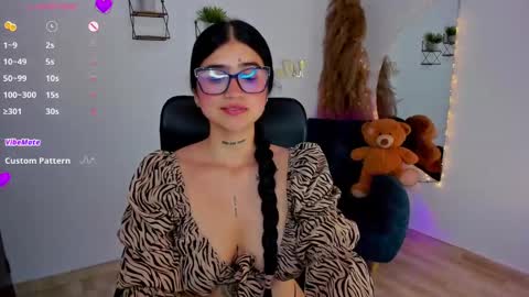 Snapshot of luanabonasx chatting on 01.20.25 Luana online show from 01.20.25