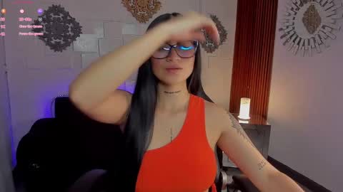 Snapshot of luanabonasx chatting on 01.28.25 Luana online show from 01.28.25