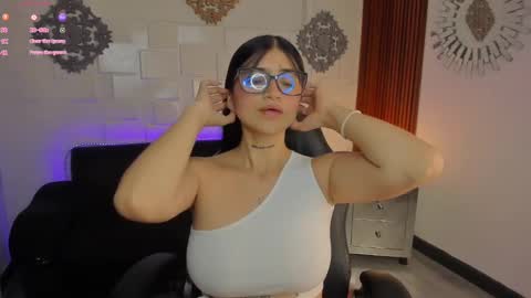 Snapshot of luanabonasx chatting on 01.29.25 Luana online show from 01.29.25