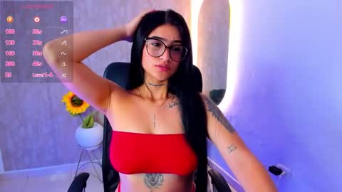 Snapshot of luanabonasx chatting on 09.12.25 Luana online show from 09.12.25