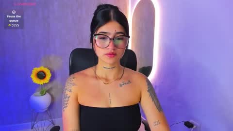 Snapshot of luanabonasx chatting on 10.01.25 Luana online show from 10.01.25