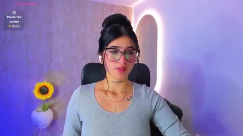 Snapshot of luanabonasx chatting on 10.02.25 Luana online show from 10.02.25