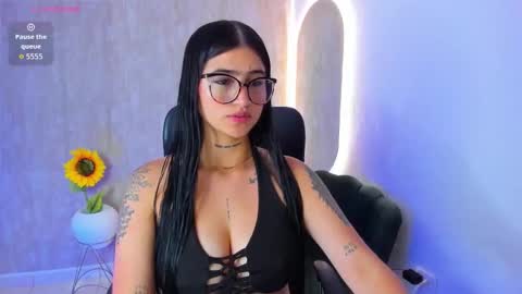 Snapshot of luanabonasx chatting on 10.28.25 Luana online show from 10.28.25