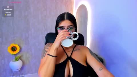 Snapshot of luanabonasx chatting on 11.10.25 Luana online show from 11.10.25