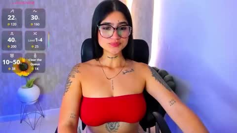 Snapshot of luanabonasx chatting on 11.20.25 Luana online show from 11.20.25