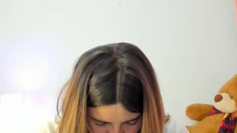 Snapshot of luara__01__lecat_1 chatting on 10.26.25 luara__01__lecat_1 online show from 10.26.25