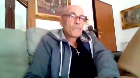 Snapshot of luca105 chatting on 01.16.25 luca105 online show from 01.16.25