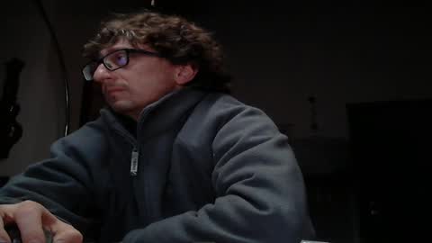 Snapshot of luca78_78 chatting on 12.21.25 luca78 online show from 12.21.25