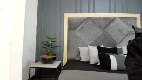 luca_morettii online show from 11.11.25