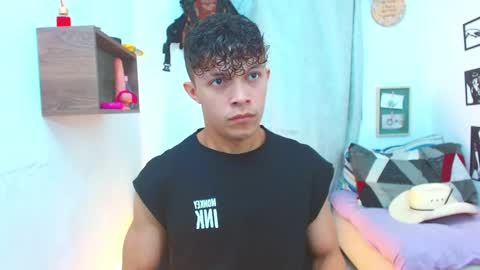 Lucas Luxx online show from 09.18.25