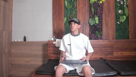 Lucca Moreti online show from 04.11.26