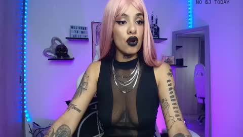 Veronica Rati    online show from 10.10.25