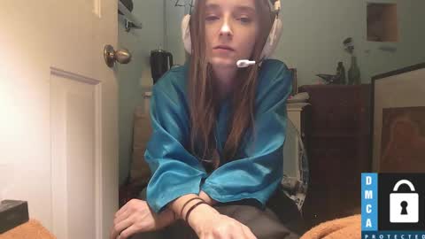 Snapshot of luci_layne chatting on 02.15.25 Luci Layne online show from 02.15.25