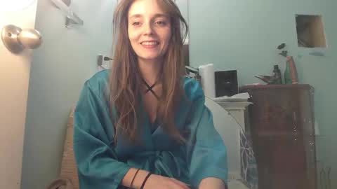 Snapshot of luci_layne chatting on 02.16.25 Luci Layne online show from 02.16.25