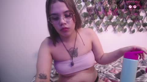 Snapshot of lucia_darkco chatting on 04.11.26 Lucia darkco online show from 04.11.26