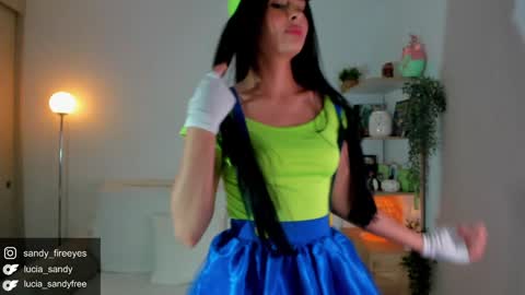 Snapshot of lucia_sandy chatting on 10.29.25 Lu   Intagramsandy fireeyes online show from 10.29.25