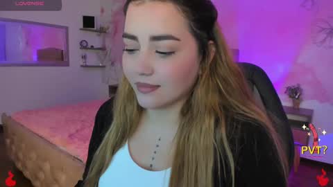 lucia star  online show from 02.13.25