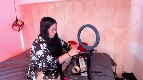 Snapshot of lucia_vonne chatting on 09.18.25 Lucia Vonne online show from 09.18.25