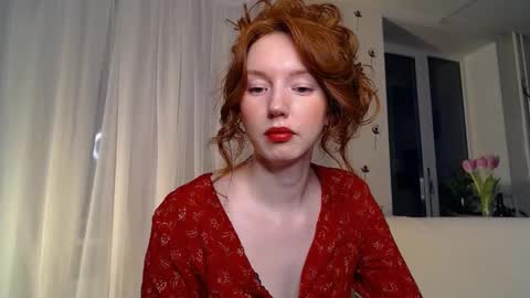 Snapshot of luciacoy chatting on 03.08.25 Lucia online show from 03.08.25