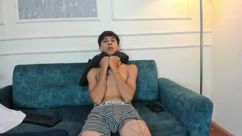 Snapshot of lucian_davi chatting on 12.19.24 Pirulo online show from 12.19.24