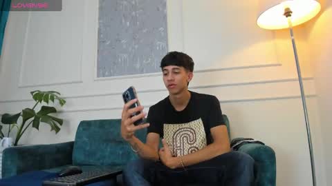 Snapshot of lucian_davi chatting on 01.03.25 Pirulo online show from 01.03.25