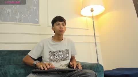 Snapshot of lucian_davi chatting on 01.18.25 Pirulo online show from 01.18.25