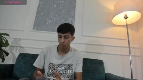 Snapshot of lucian_davi chatting on 02.20.25 Pirulo online show from 02.20.25